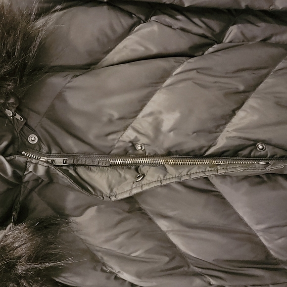 Talbots downed puffer coat. Black, faux fur lining removable.XL - Picture 5 of 8